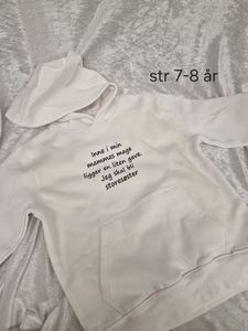 Hovedbilde Hettegenser inne i min mammas ...